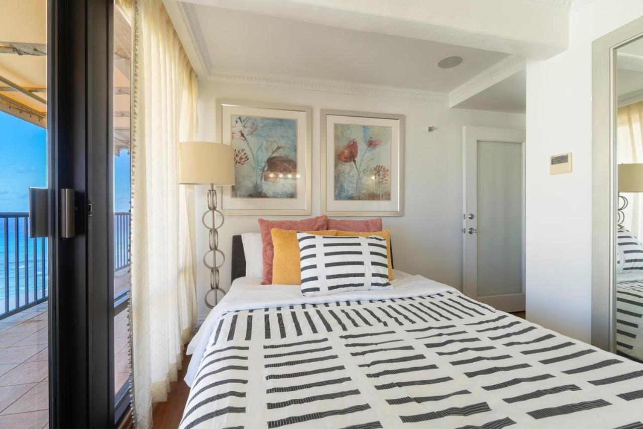 Oceanview Penthouse Apartment *