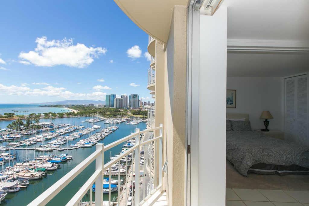Ilikai Marina 1688 Yacht Harbor View 1br Apartment Honolulu