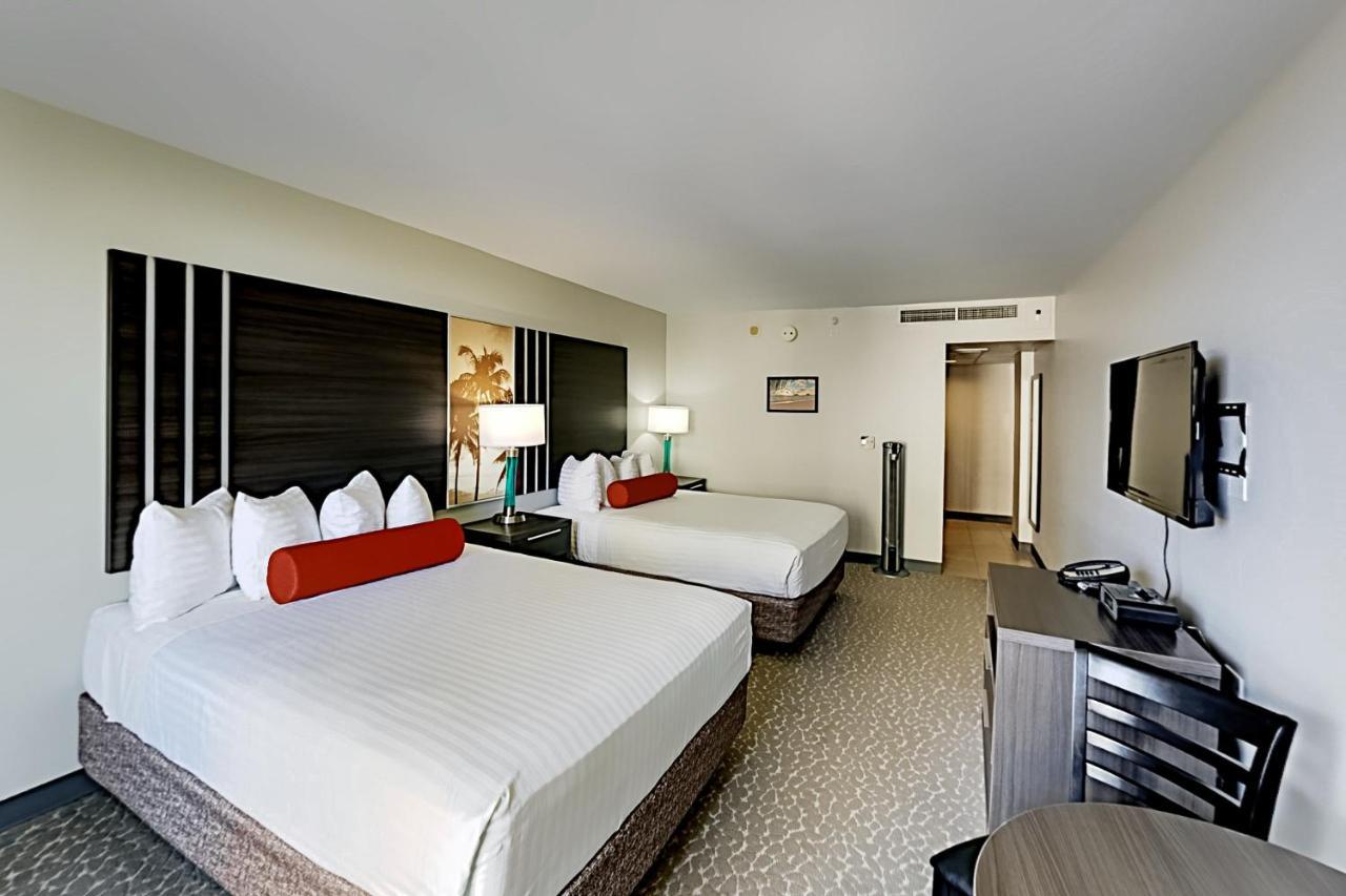 Aqua Palms Waikiki Ocean View Lanai Parking Included Apartment *