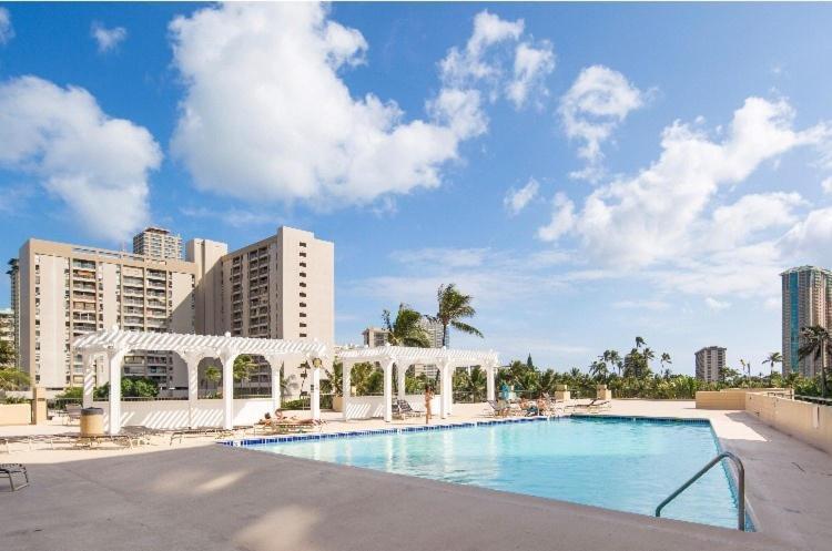 Hawaiian Monarch 1603 Apartment *