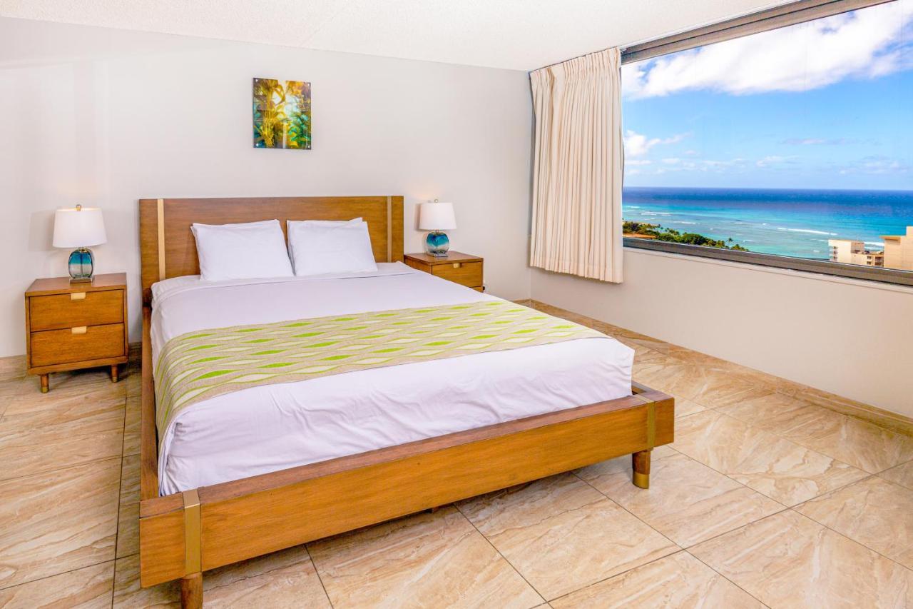 Ocean View Delight, Walk To With Free Parking Apartment