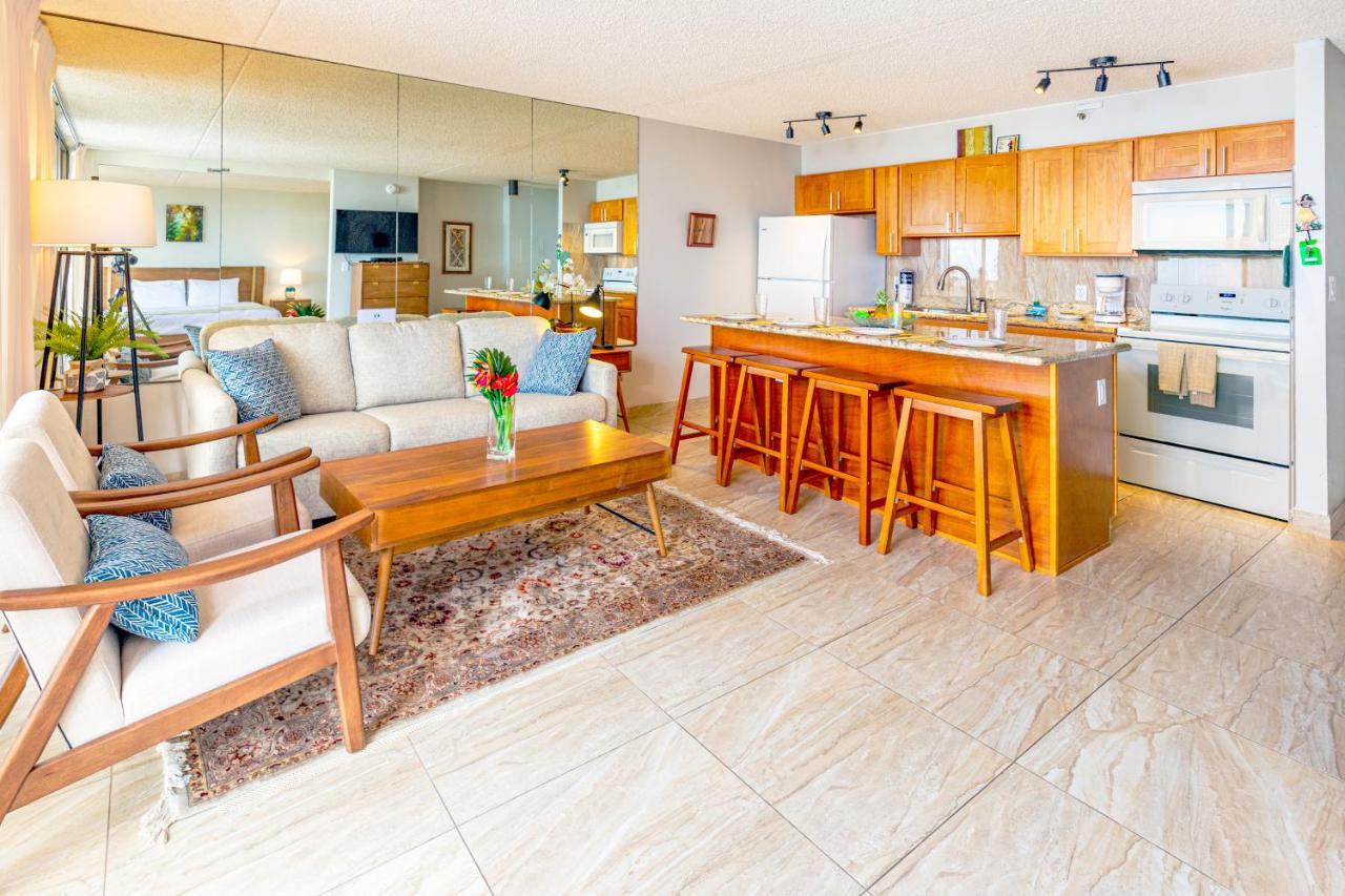 Ocean View Delight, Walk To With Free Parking Apartment *