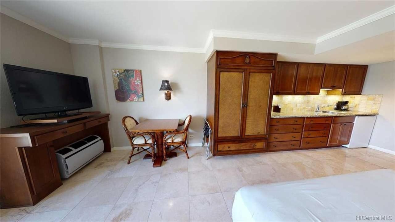 Luana Waikiki 520 Apartment