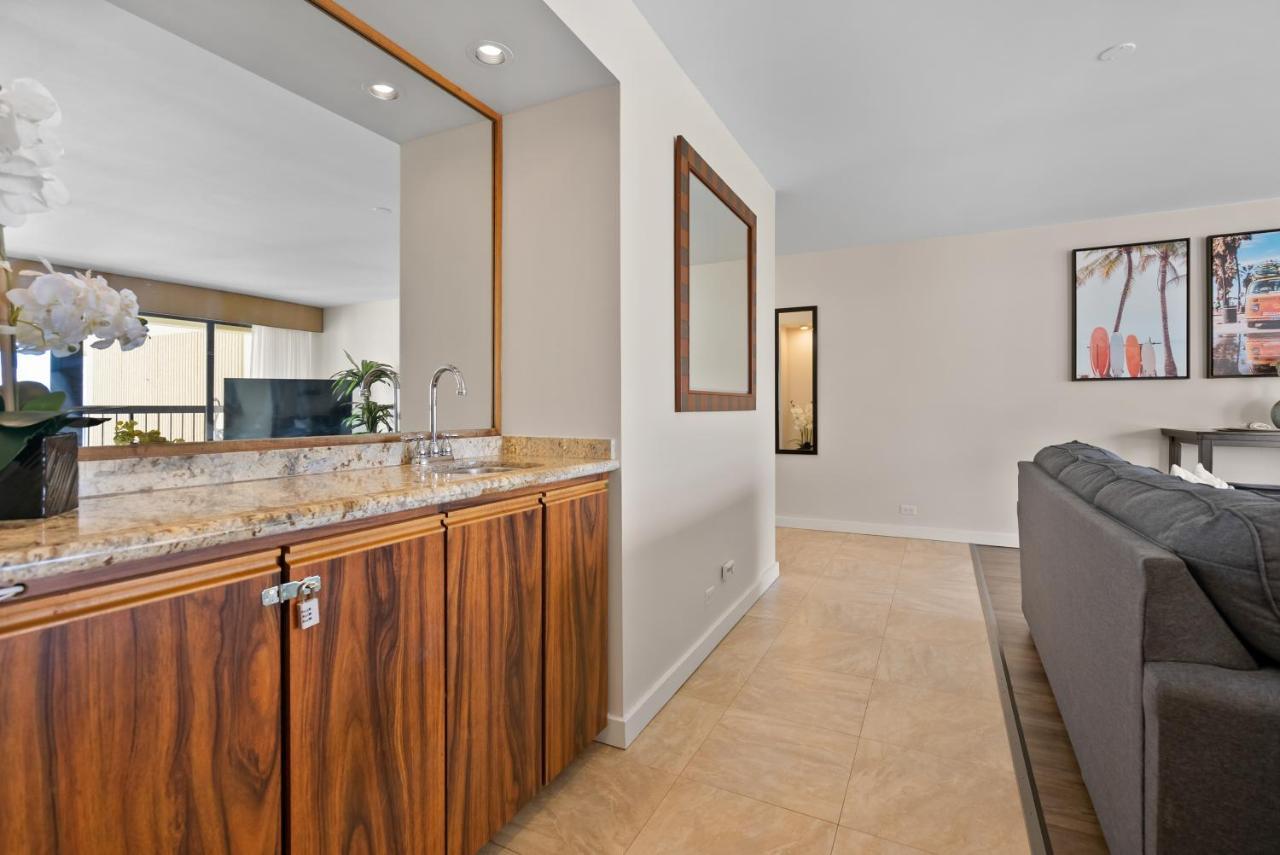 Spacious Waikiki 2br-ocean View-free Parking