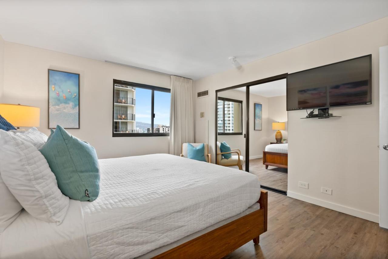 Spacious Waikiki 2br-ocean View-free Parking