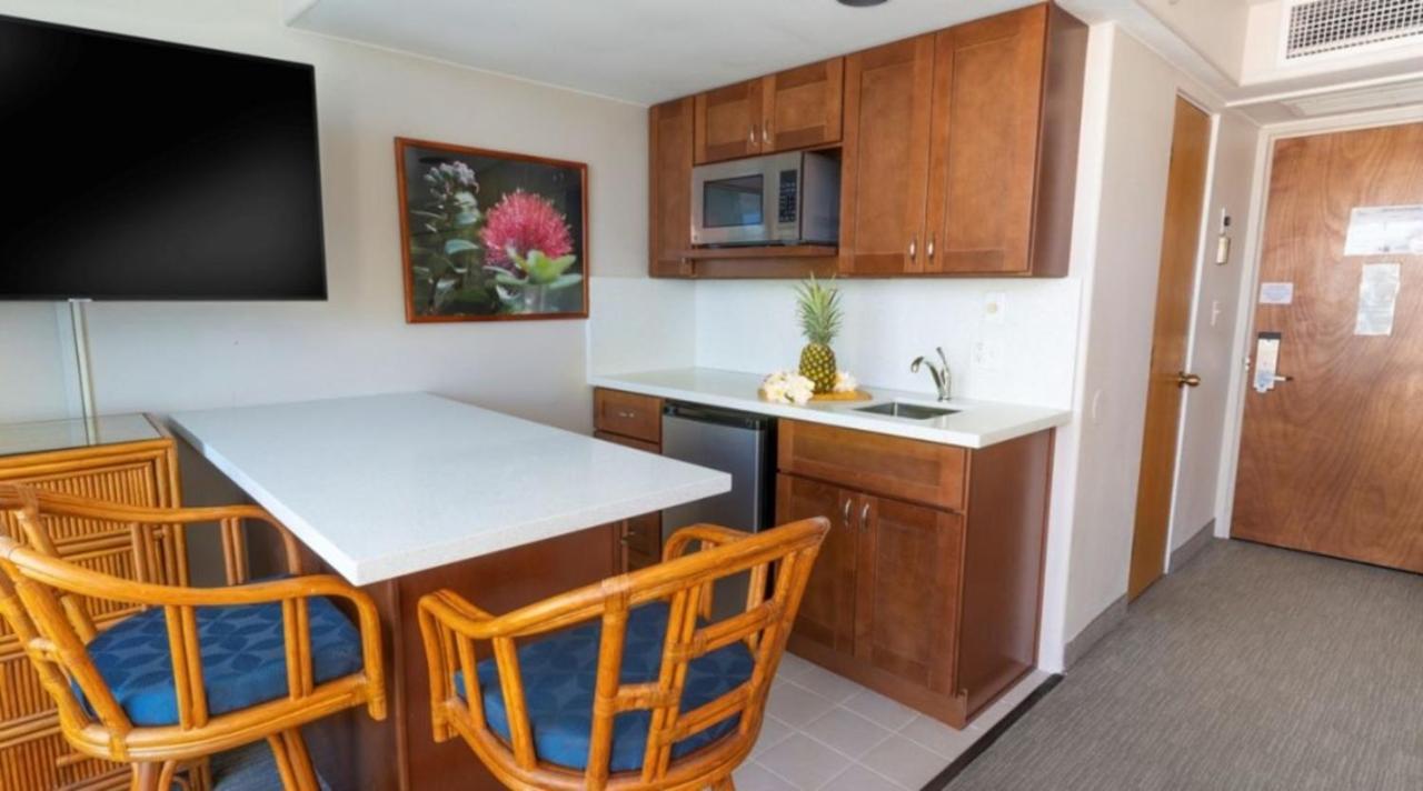 Apartment Private In Waikiki, Private Car Included, Beach Gear And Camping Gear