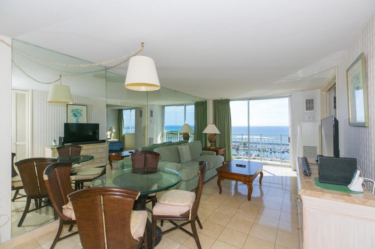 Ilikai Marina 1584 Yacht Harbor View 1br *
