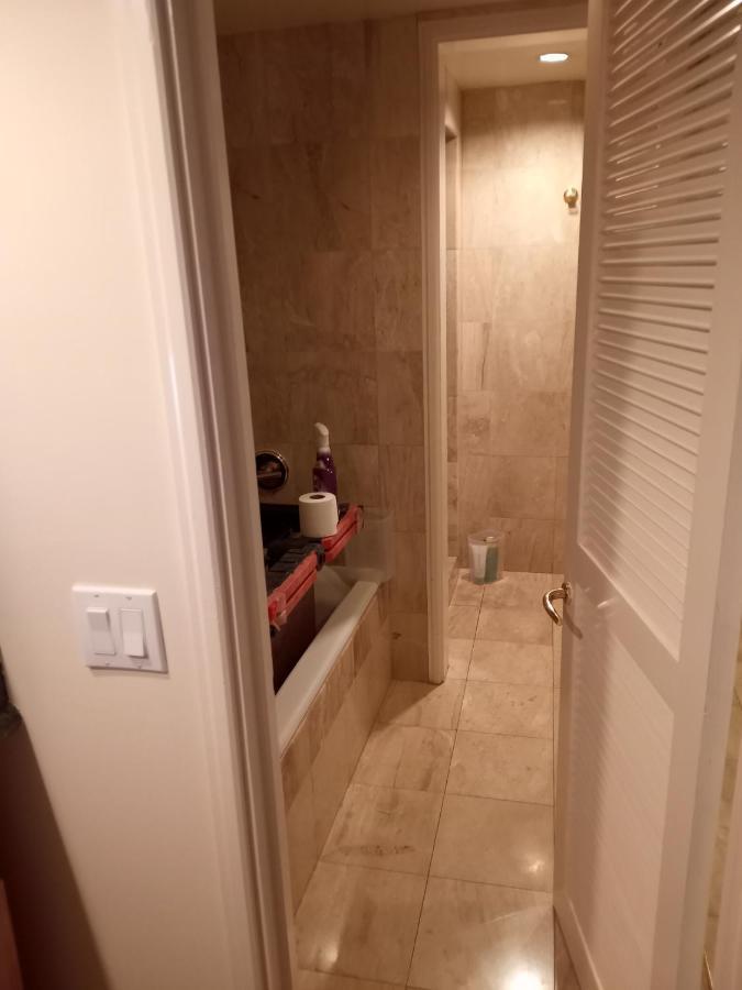 Royal Garden Waikiki Apartment *