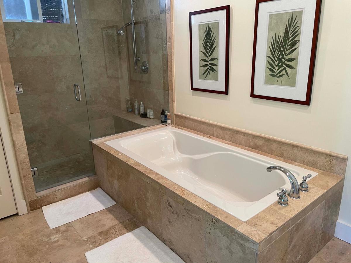 With Sweeping Views, Pool & Yard Holiday home