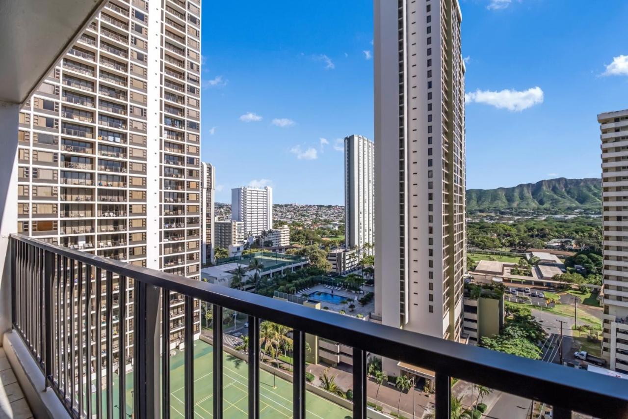 Pool View At The Waikiki Banyan *