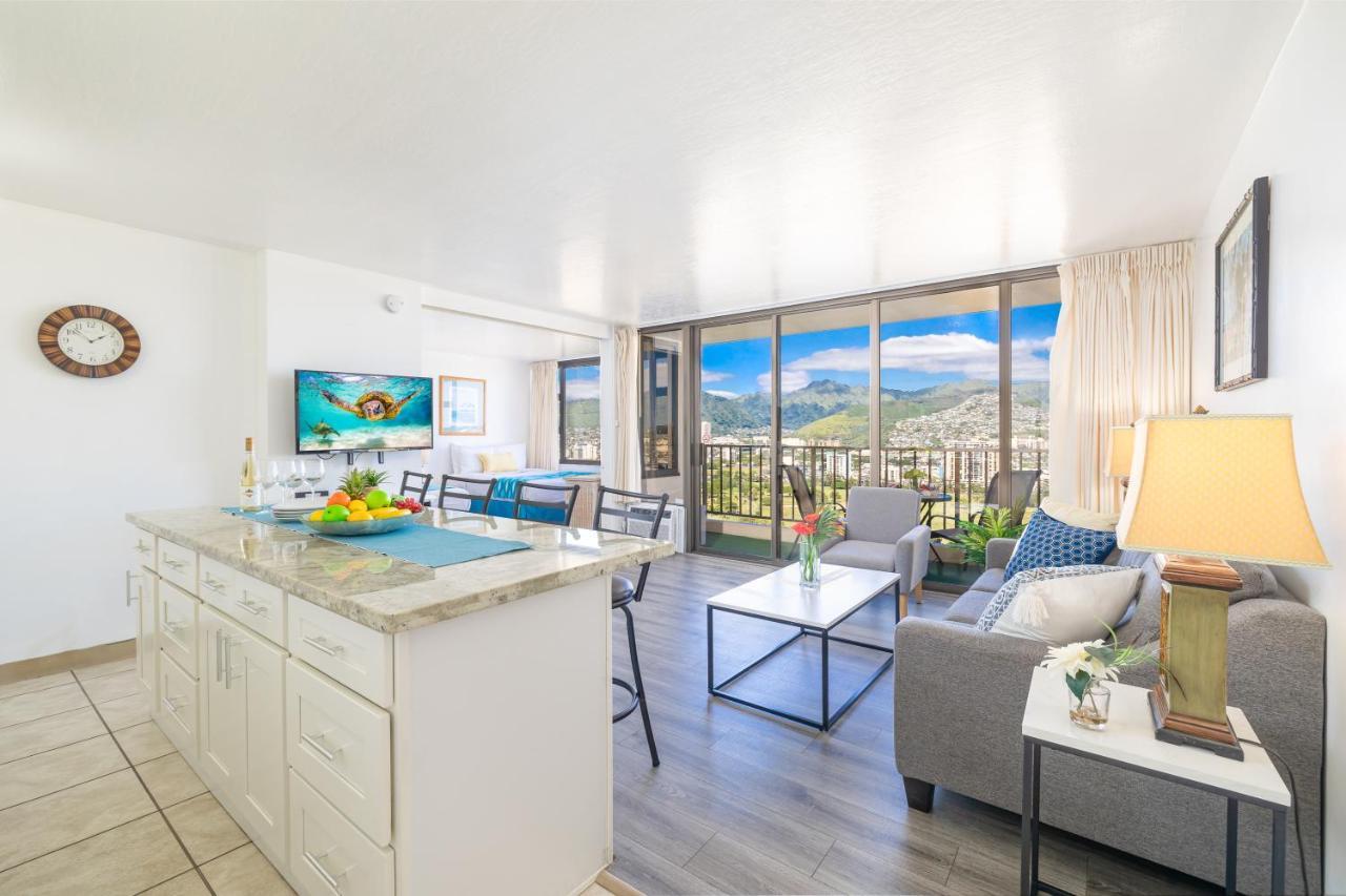 Waikiki Escapade Mountain Views Condo, Steps To With Parking Perk