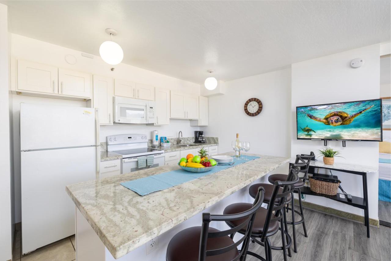 Apartment Waikiki Escapade Mountain Views Condo, Steps To With Parking Perk Honolulu