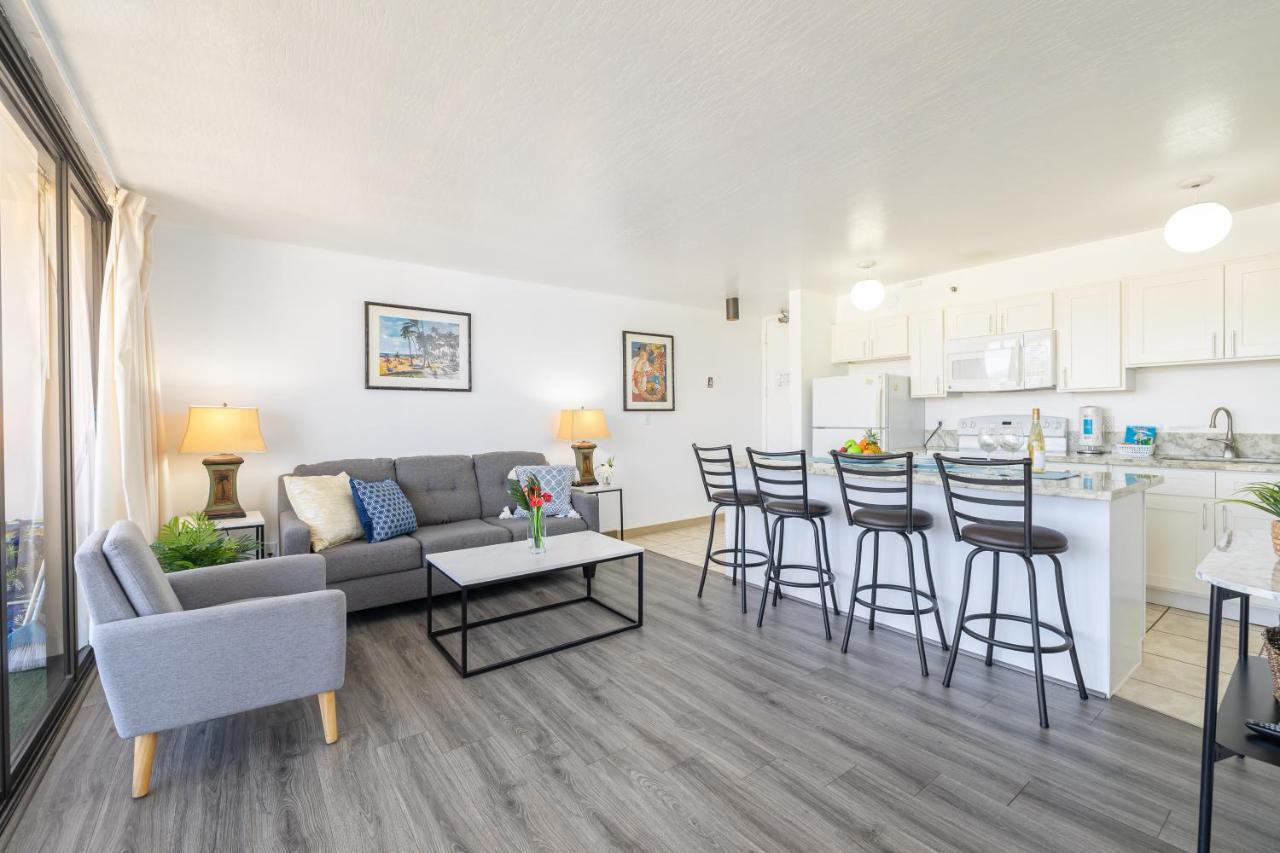 Waikiki Escapade Mountain Views Condo, Steps To With Parking Perk *