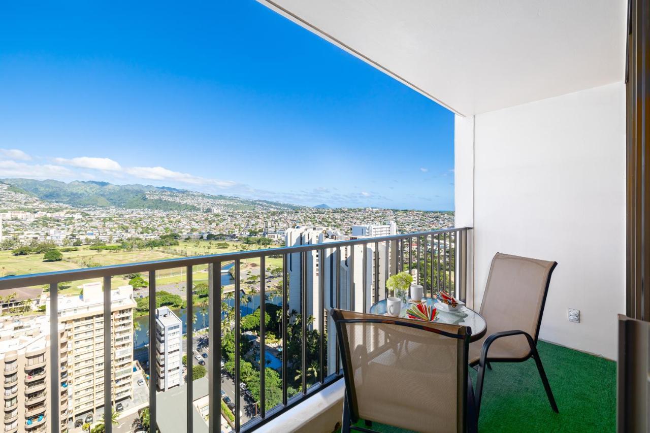 Waikiki Escapade Mountain Views Condo, Steps To With Parking Perk Honolulu