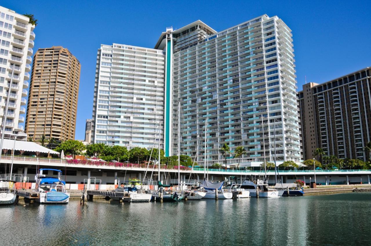 Apartment Ilikai Tower 1717 View 1br