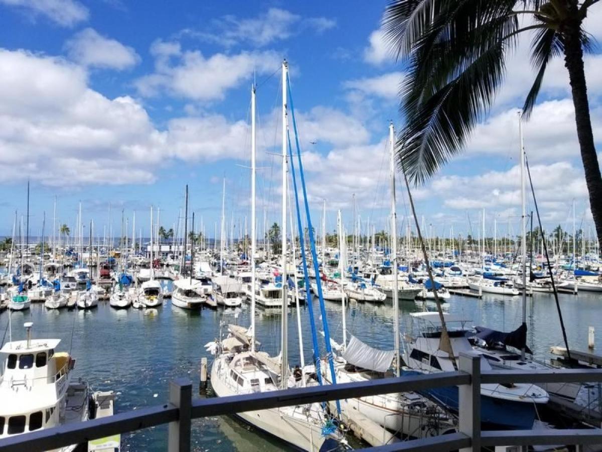 Ilikai Marina 380 Yacht Harbor View 1br Apartment