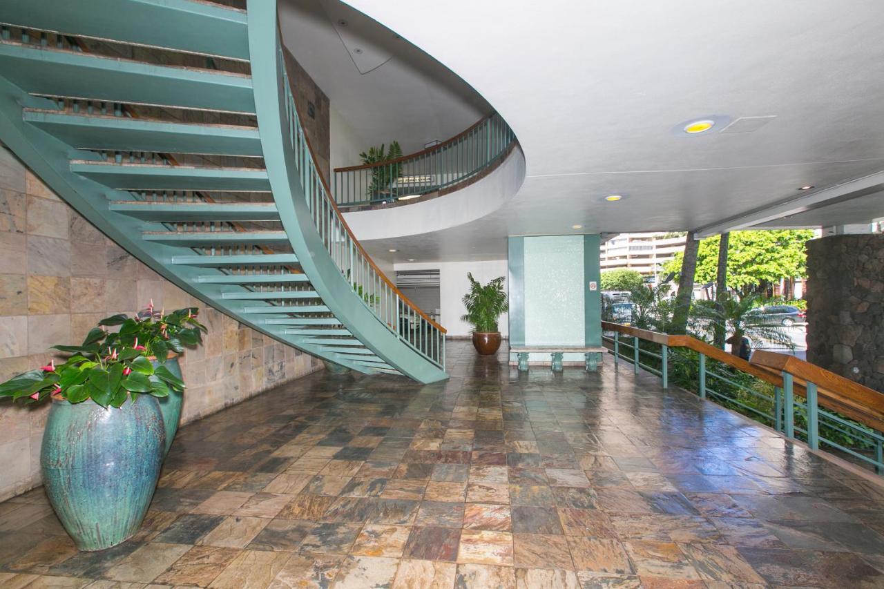 Ilikai Marina 380 Yacht Harbor View 1br