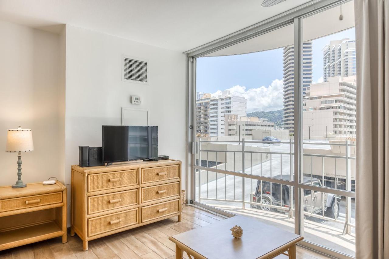 Ilikai 883 Hotel