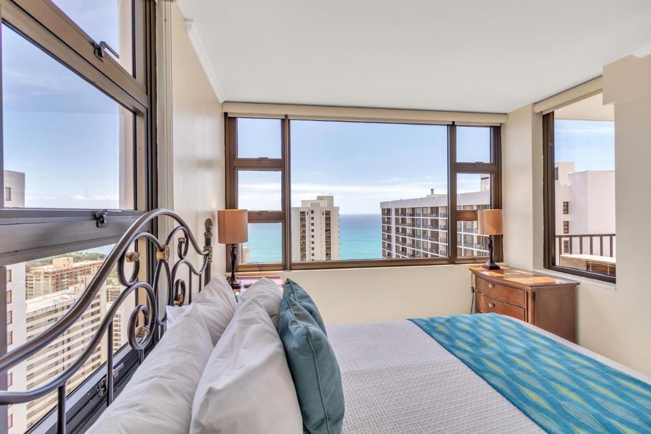 Waikiki Banyan Ocean View Apartment *