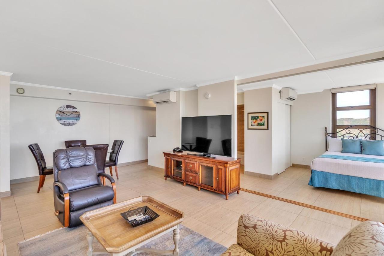 Waikiki Banyan Ocean View Apartment *