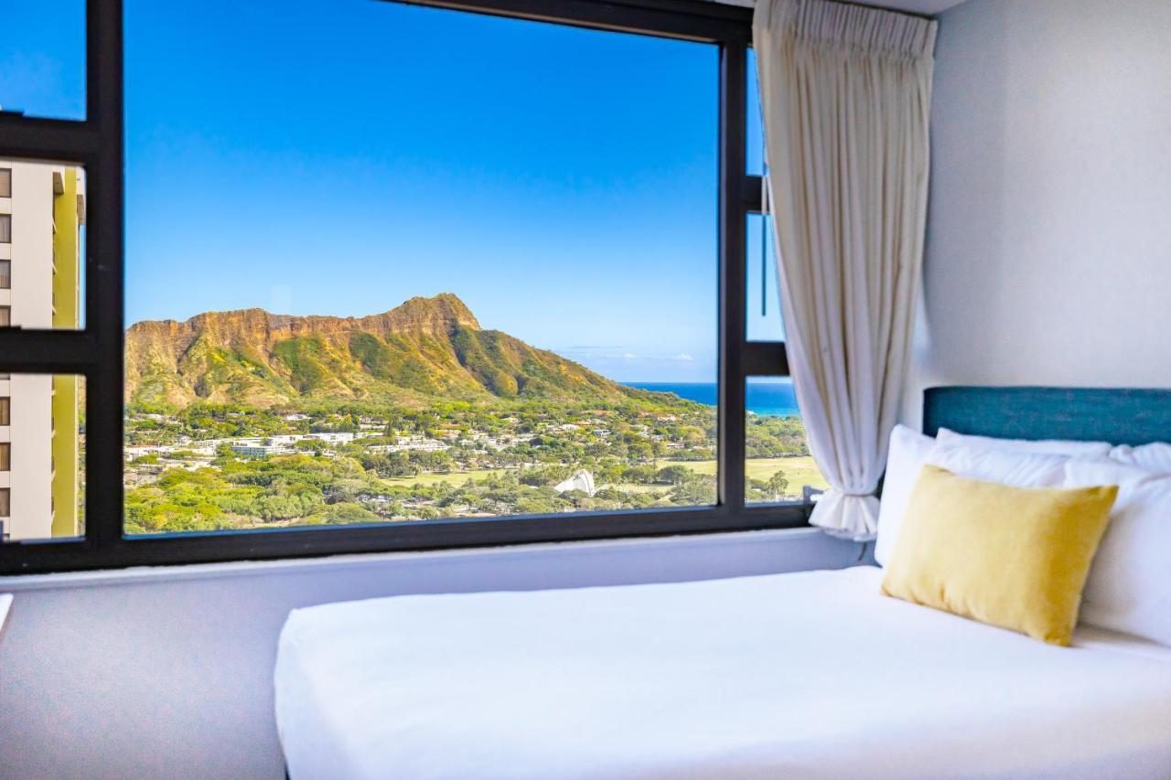 Ocean & Diamond Head Views - Near - Parking! Apartment *
