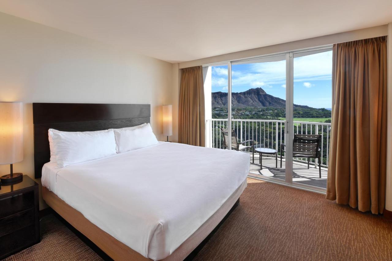 Park Shore Waikiki Hotel 4*