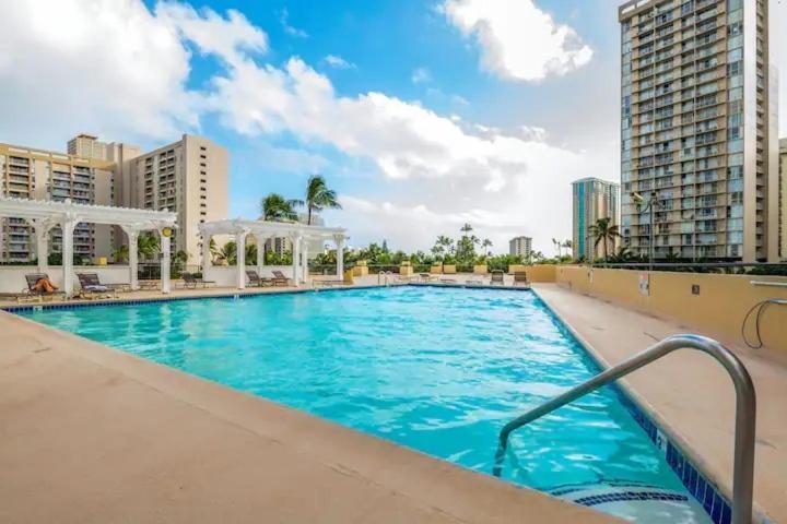 Hawaiian Monarch 2703b Apartment