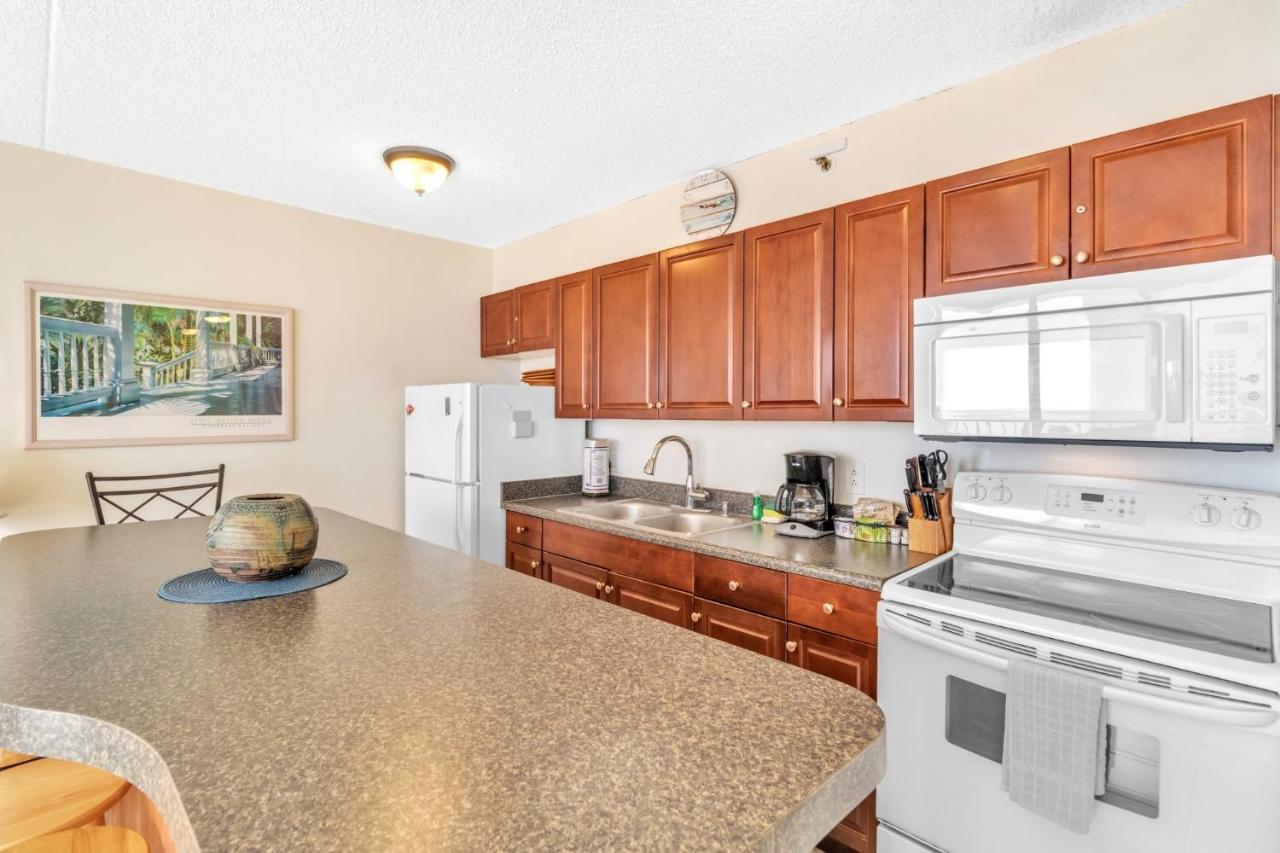 Waikiki Banyan Ocean View Apartment Honolulu