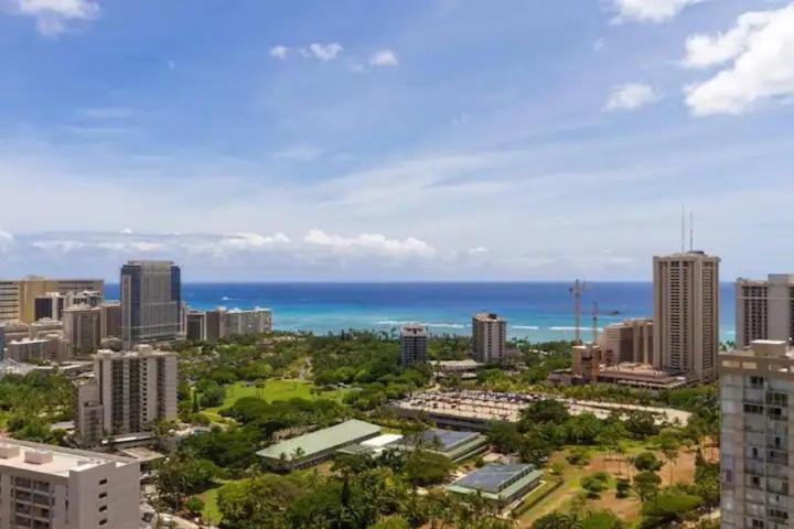Hawaiian Monarch 2703b Honolulu