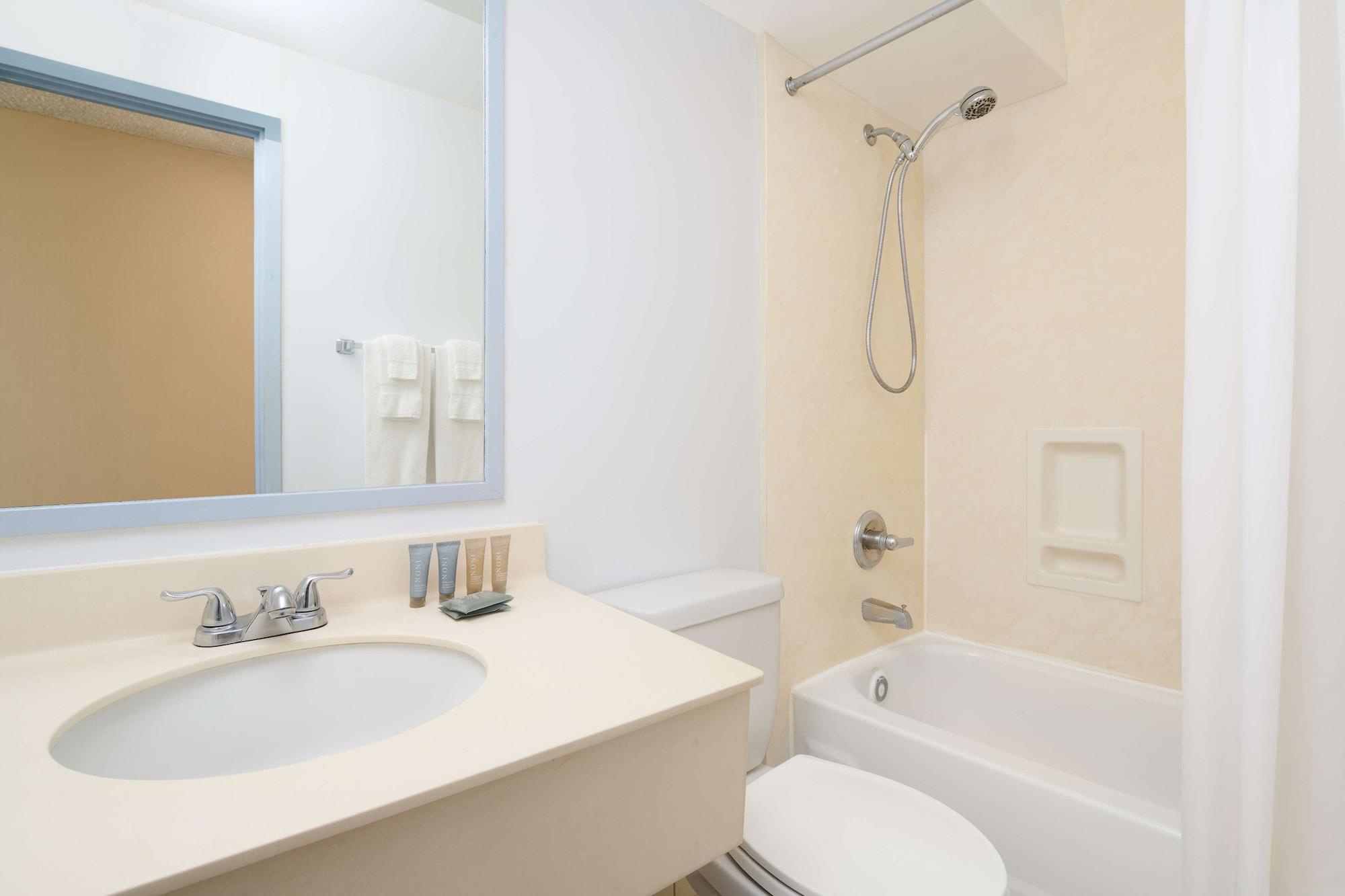 Ewa Waikiki Hotel 2*