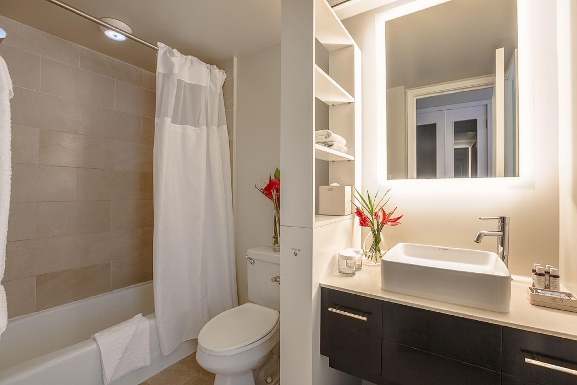 Hotel Renew Honolulu