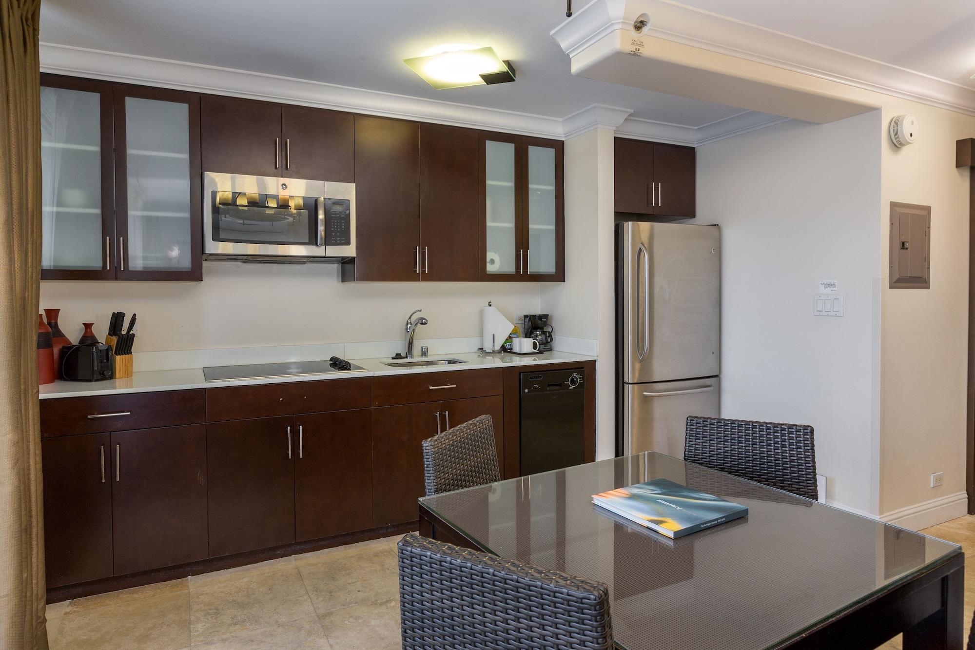 Regency On Beachwalk Waikiki By Outrigger * Honolulu