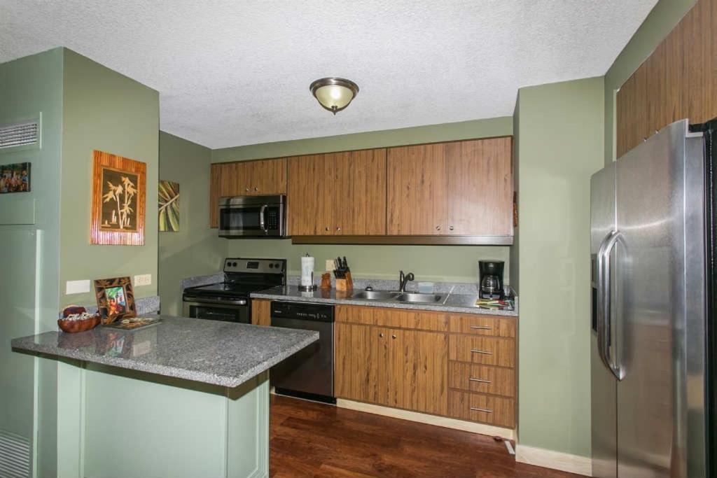 Apartment Two Bedroom Discovery Bay High Rise With Lanai & Gorgeous Views Honolulu