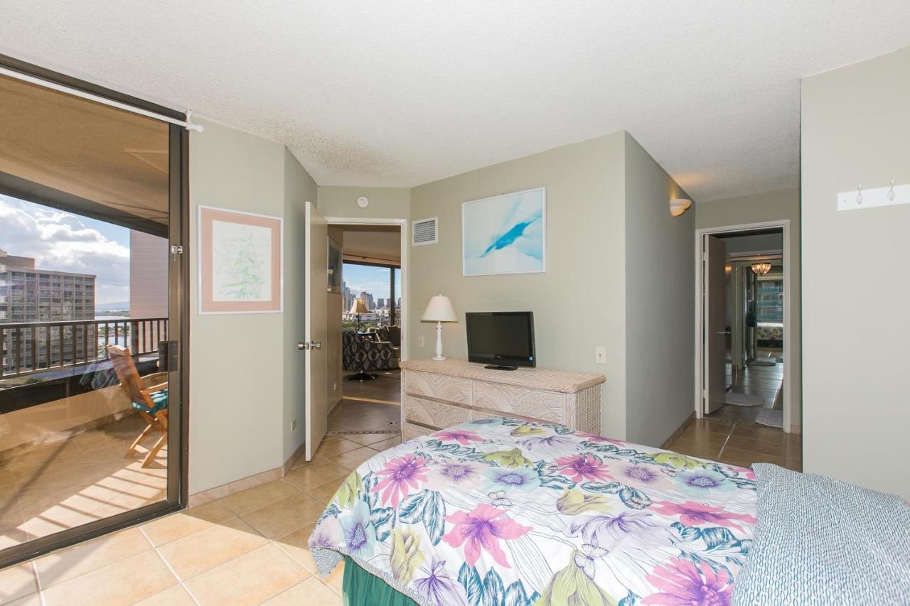 Two Bedroom Discovery Bay High Rise With Lanai & Gorgeous Views Apartment *