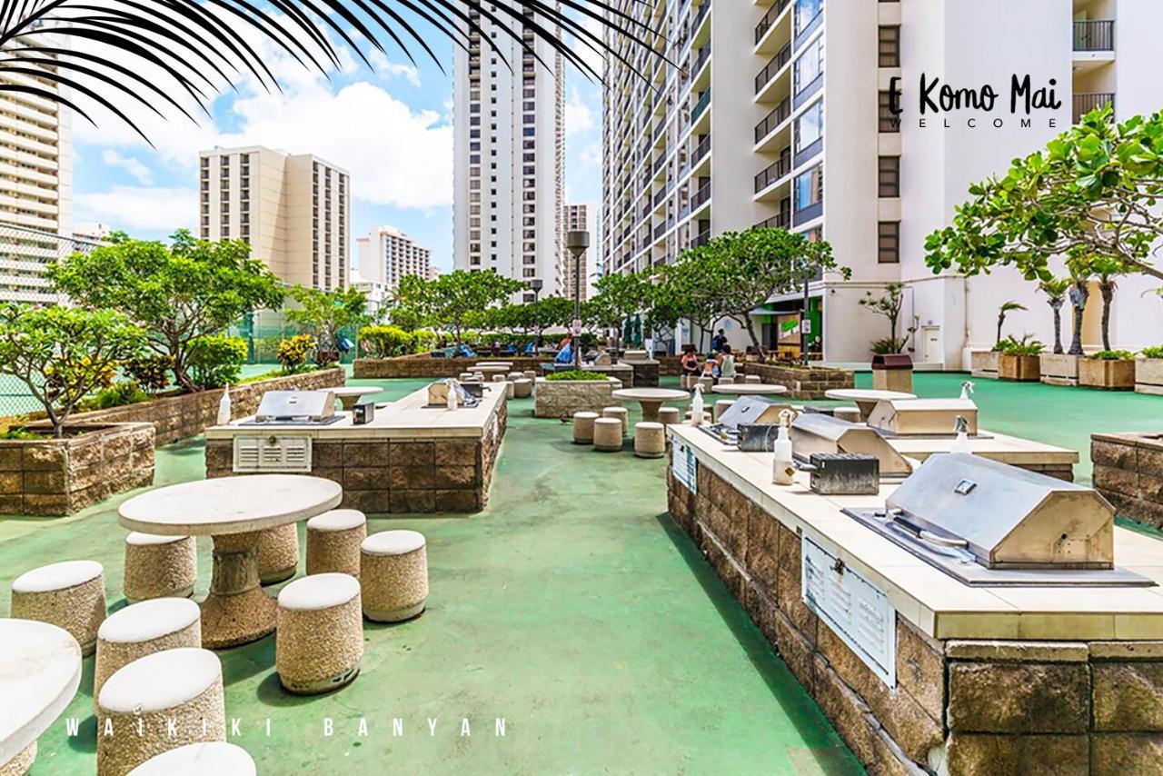 Apartment A Block Away To Waikiki Beach/pool/free Parking Honolulu