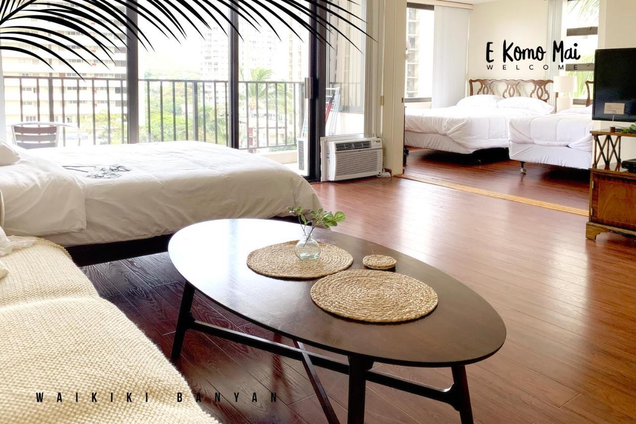 A Block Away To Waikiki Beach/pool/free Parking Apartment