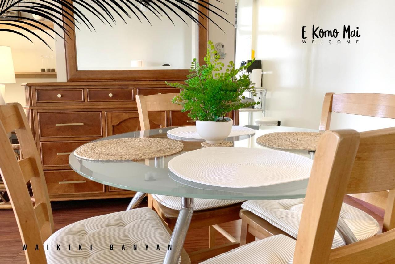 A Block Away To Waikiki Beach/pool/free Parking Apartment