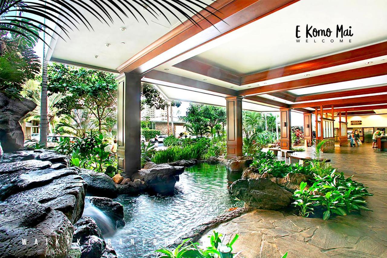 A Block Away To Waikiki Beach/pool/free Parking Apartment *