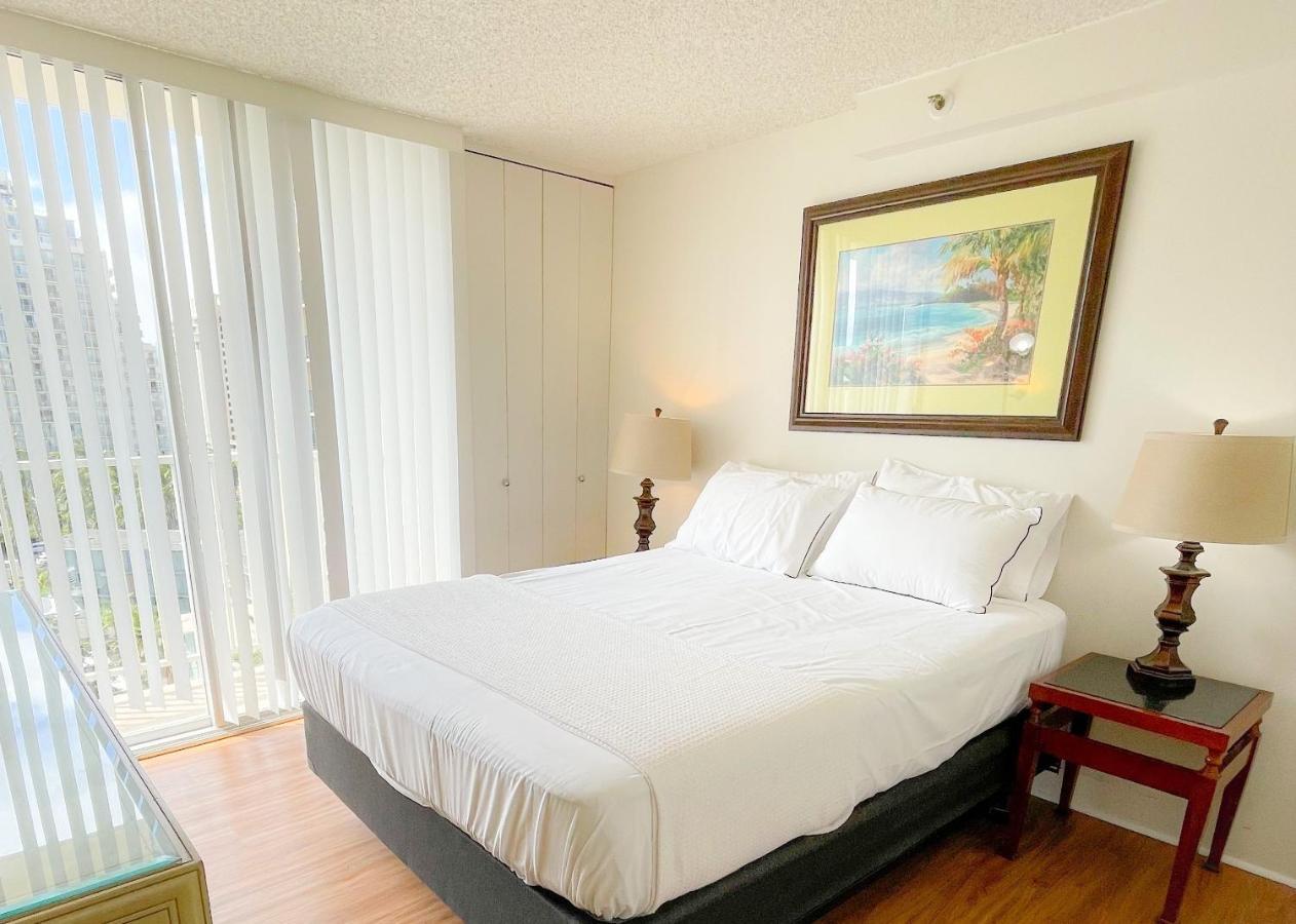 Apartment Pacific Monarch 1003 *