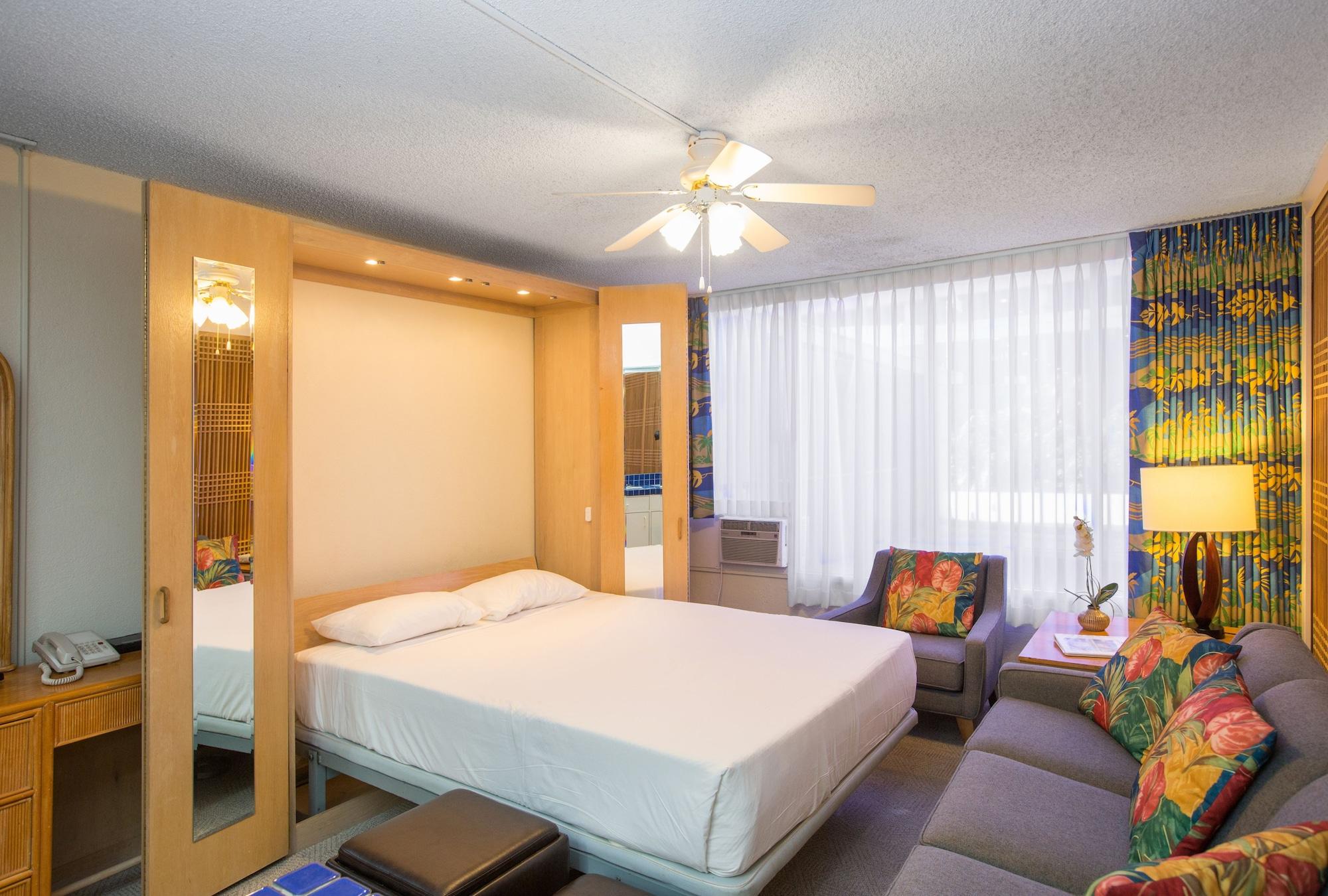 Hotel Kuhio Banyan 2*
