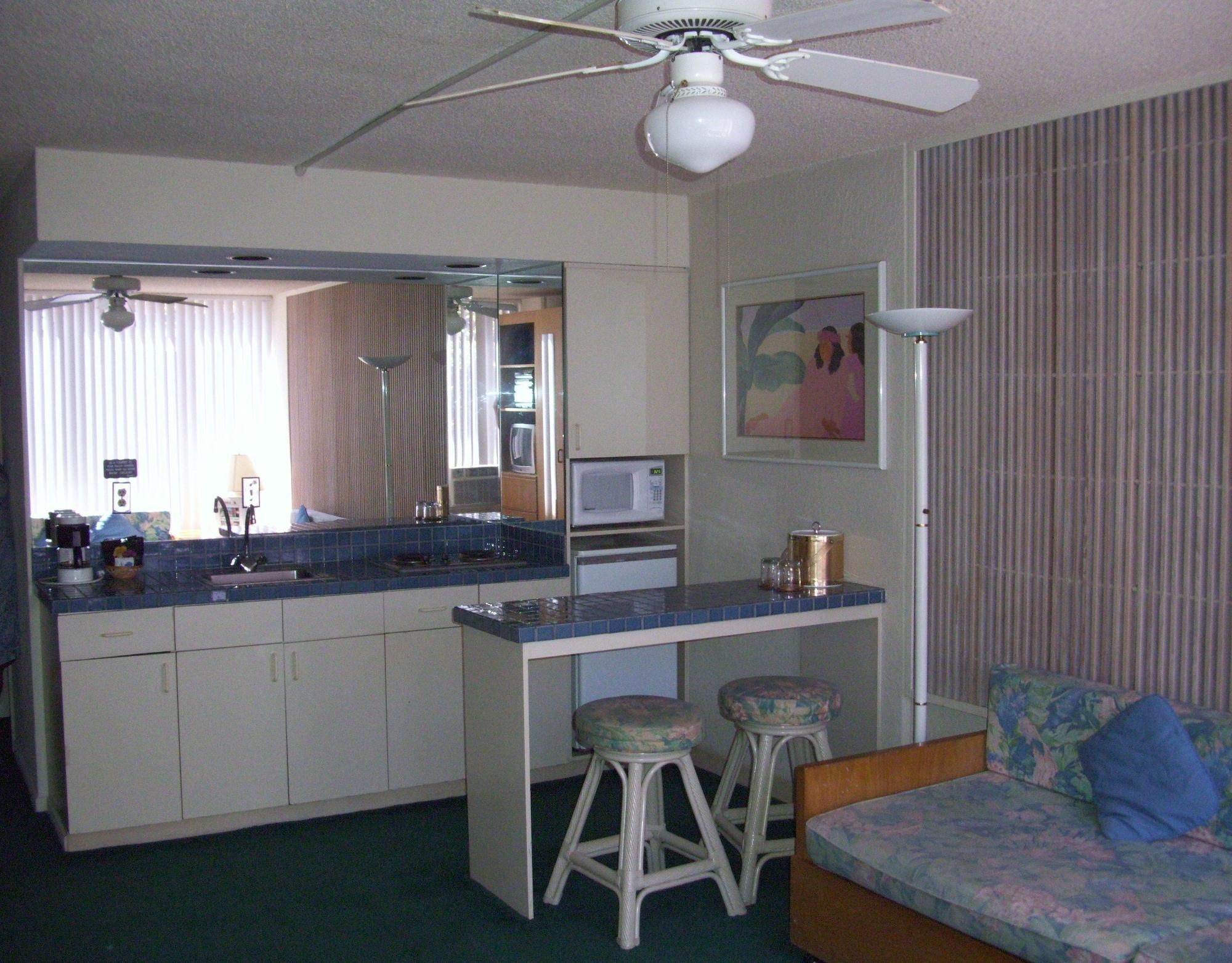 Kuhio Banyan Hotel Honolulu