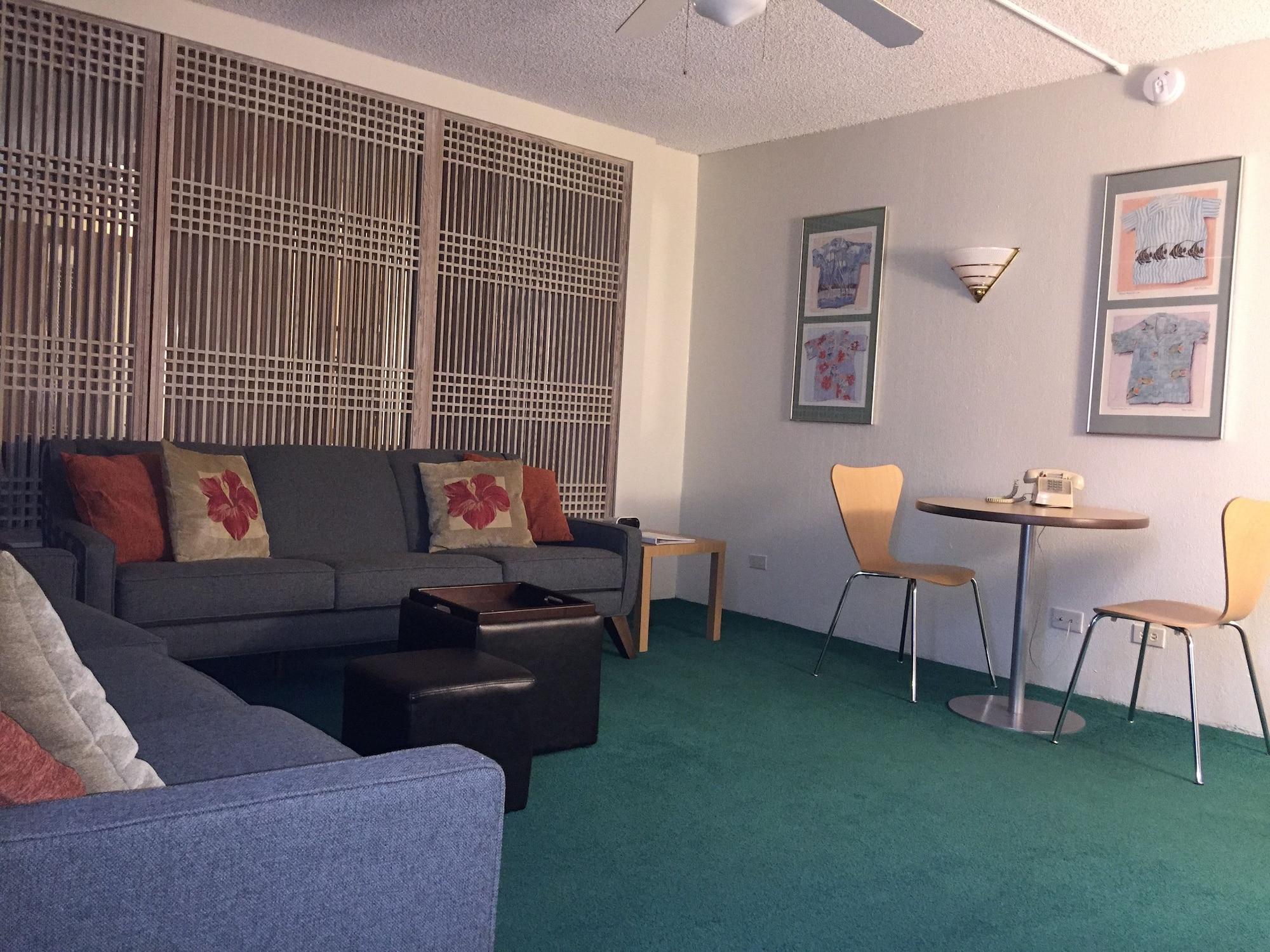 Hotel Kuhio Banyan