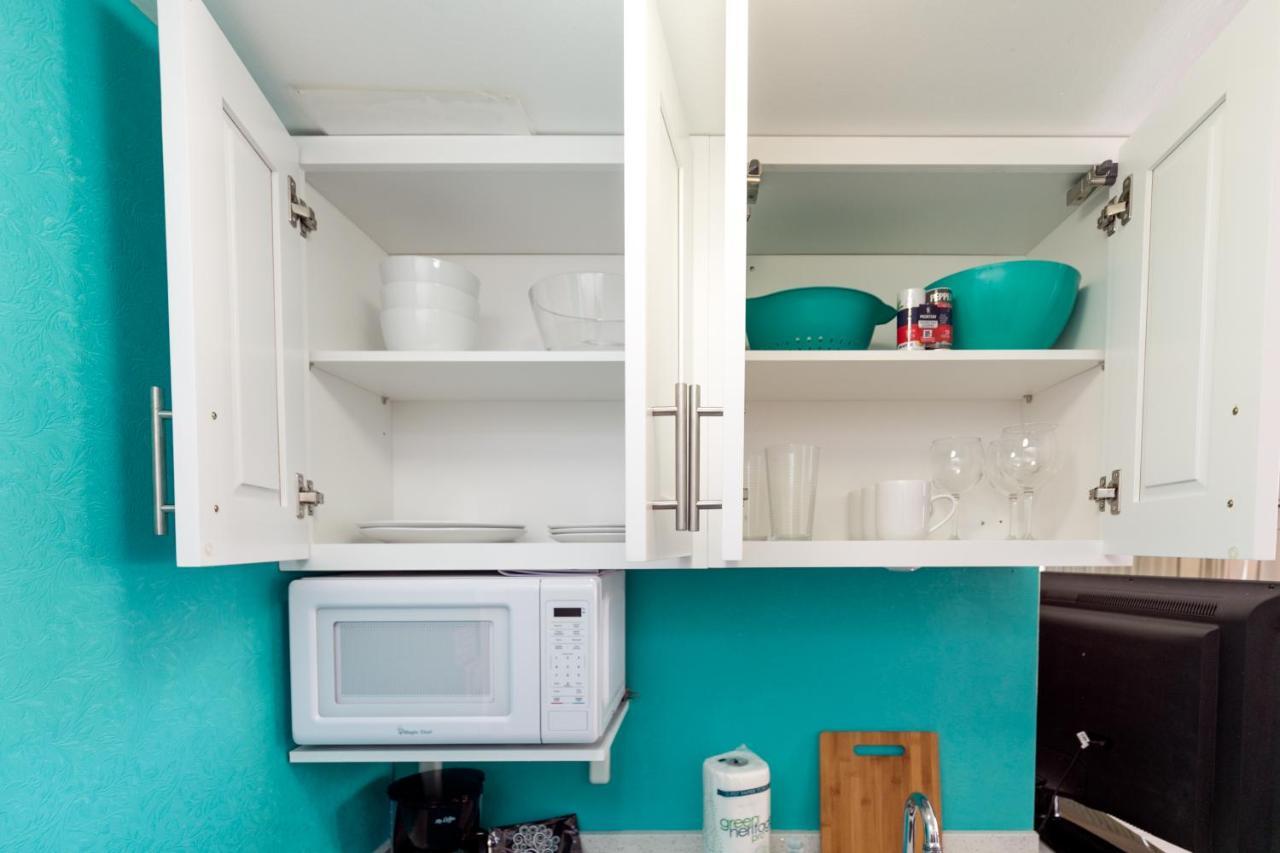 Apartment Aloha Vibes Await! Stylish At Aloha Surf - Mountain And Views Honolulu