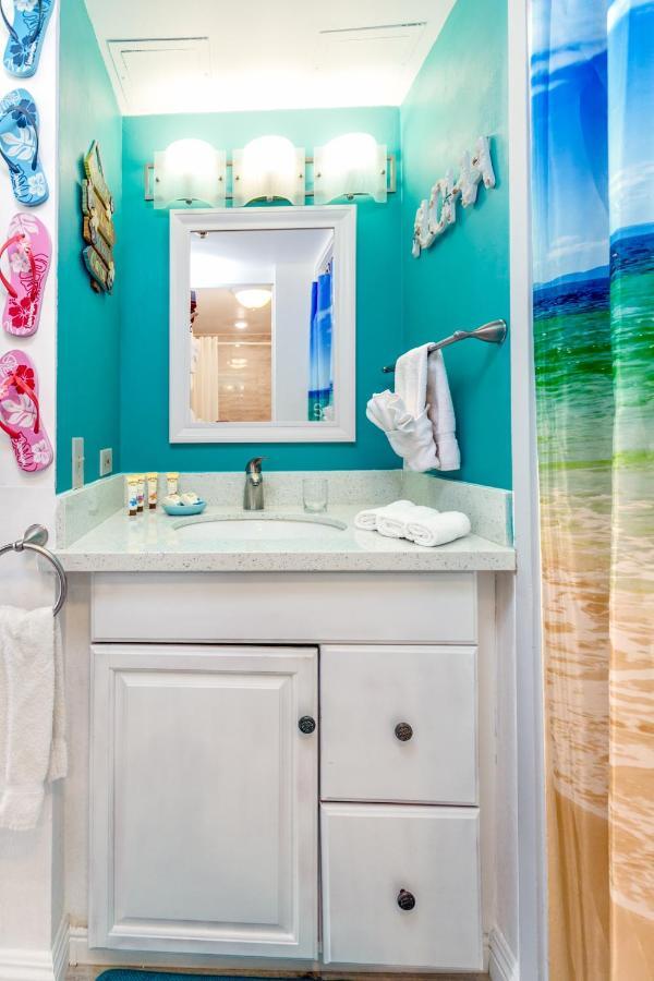 Aloha Vibes Await! Stylish At Aloha Surf - Mountain And Views Apartment
