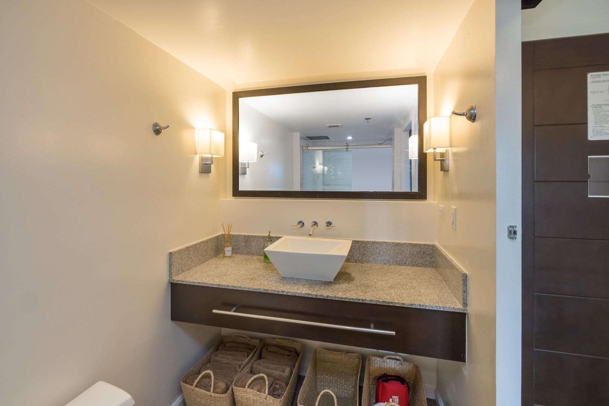 Regency On Beachwalk Waikiki By Outrigger Apartment Honolulu