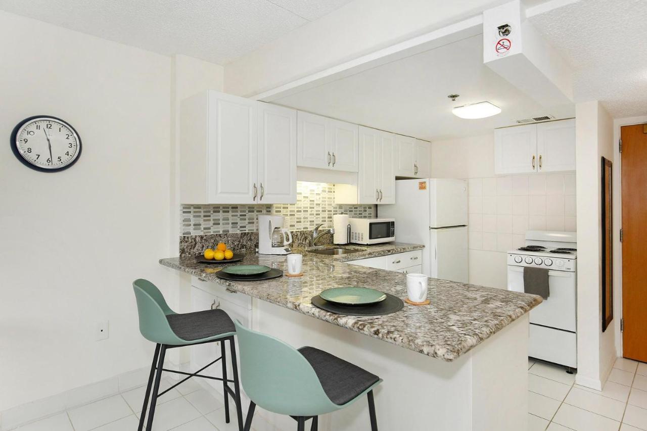 Apartment Ilikai #1517