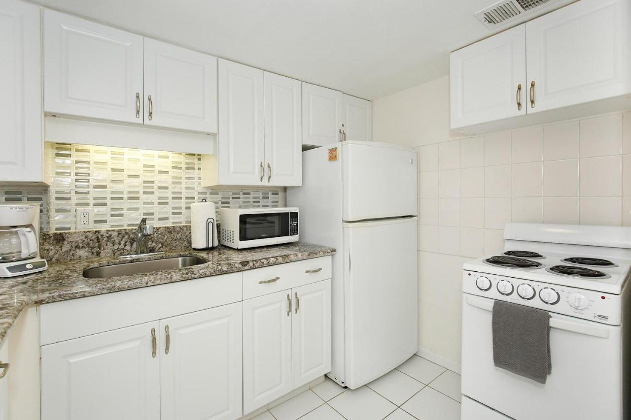 Ilikai #1517 Apartment