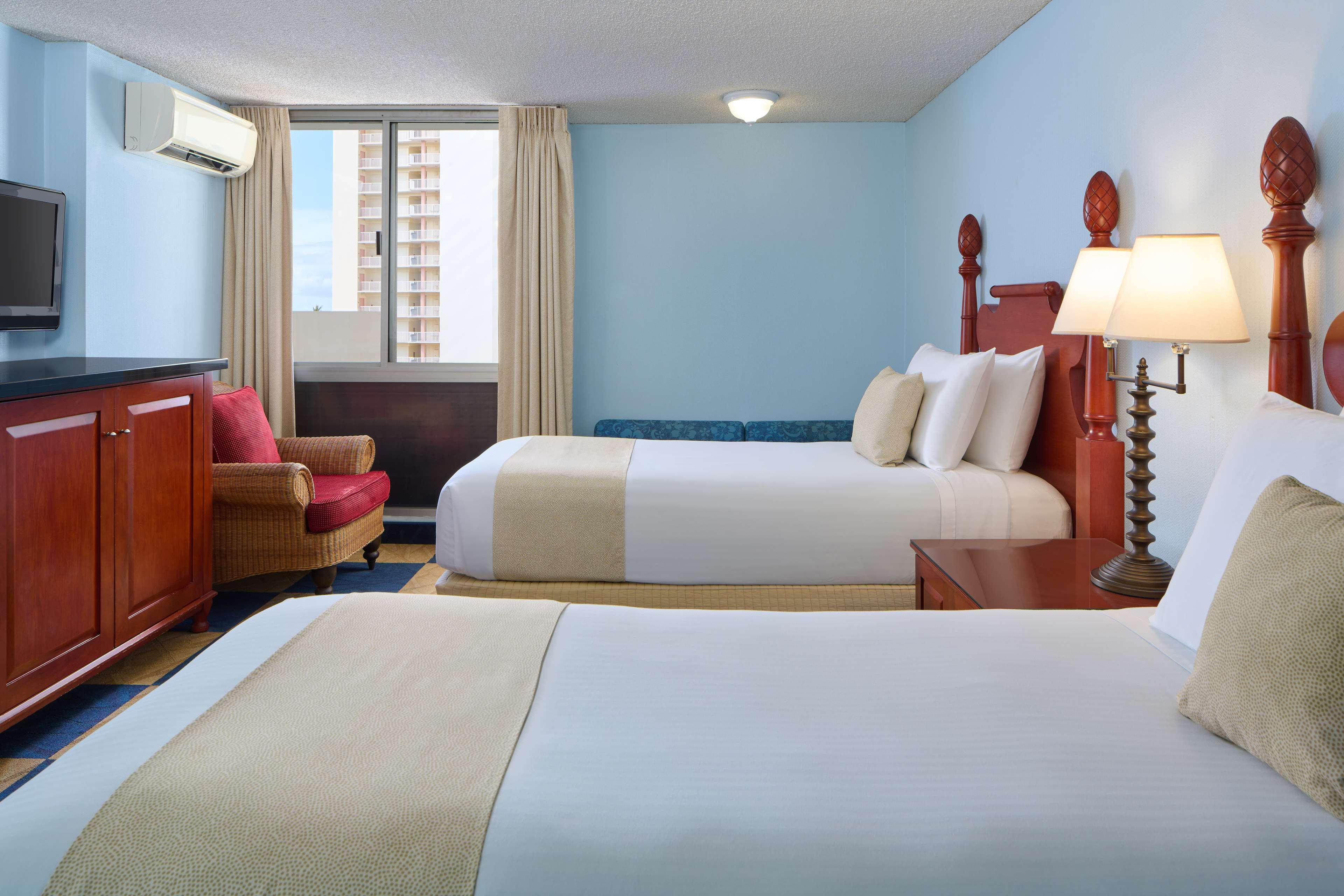 Ewa Waikiki Hotel 2*