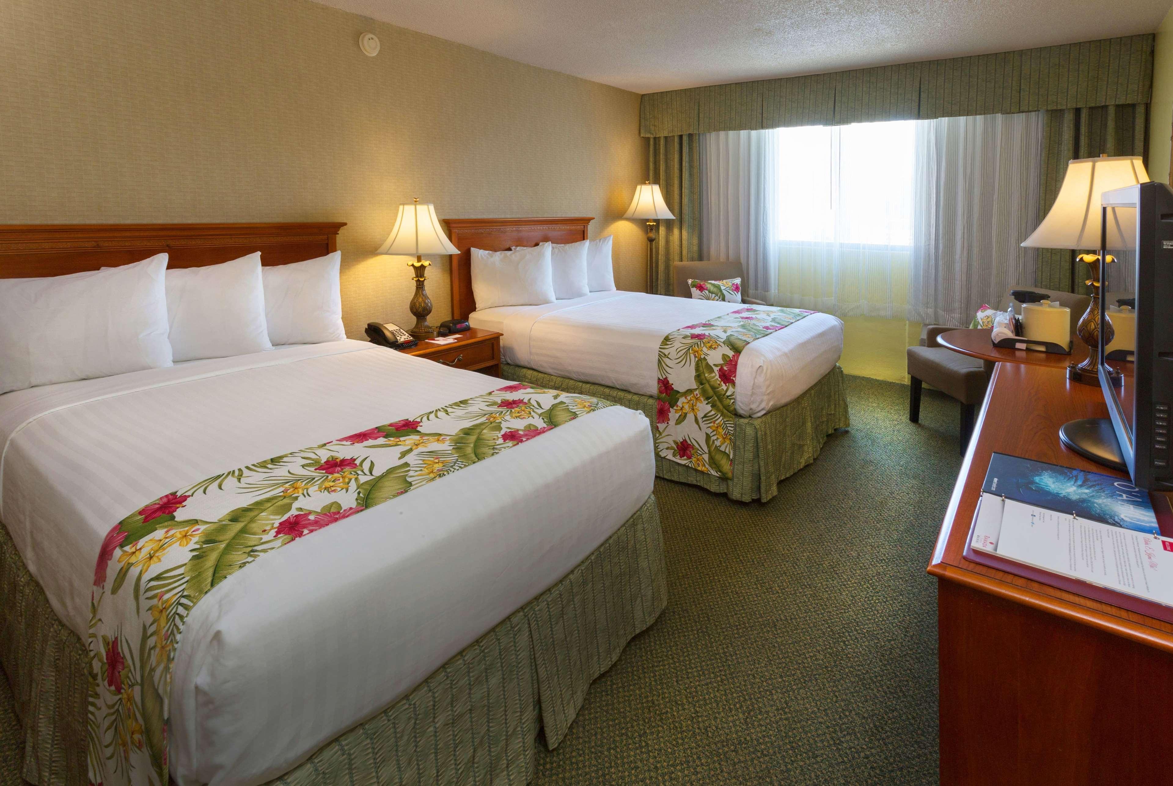Ramada Plaza By Wyndham Waikiki 3*
