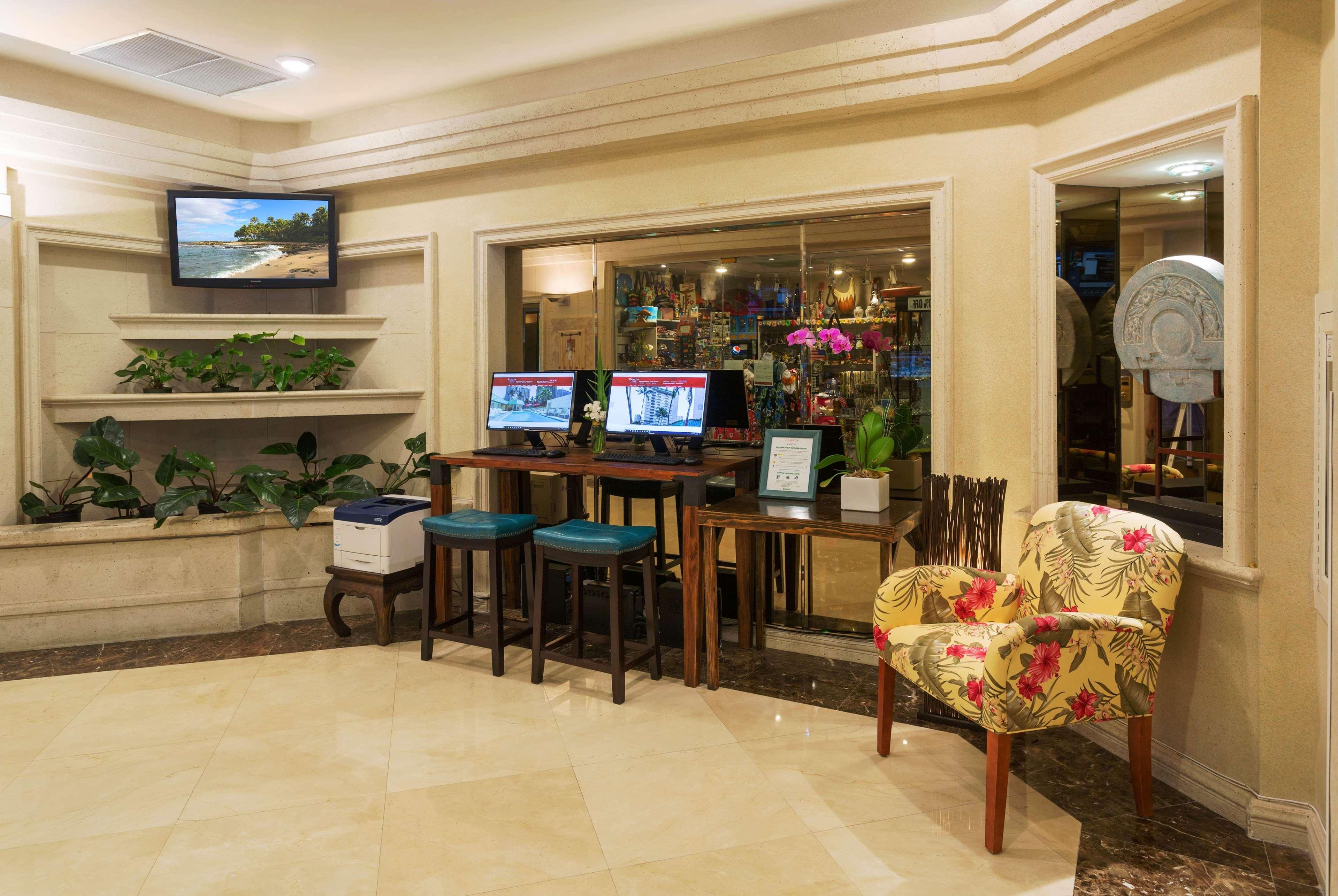 Hotel Ramada Plaza By Wyndham Waikiki 3*